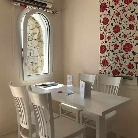 Anixi Lounge מלון אורנוס